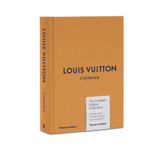 Louis Vuitton Catwalk : The Complete Fashion Collections Book Kitap – ŞuŞu  Home Aksesuar